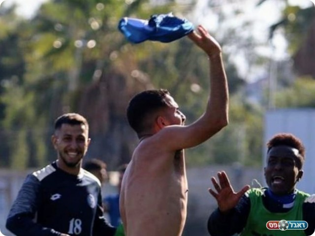 שער גדול בדקה ה-90. אסי גומא (עודד חסין)